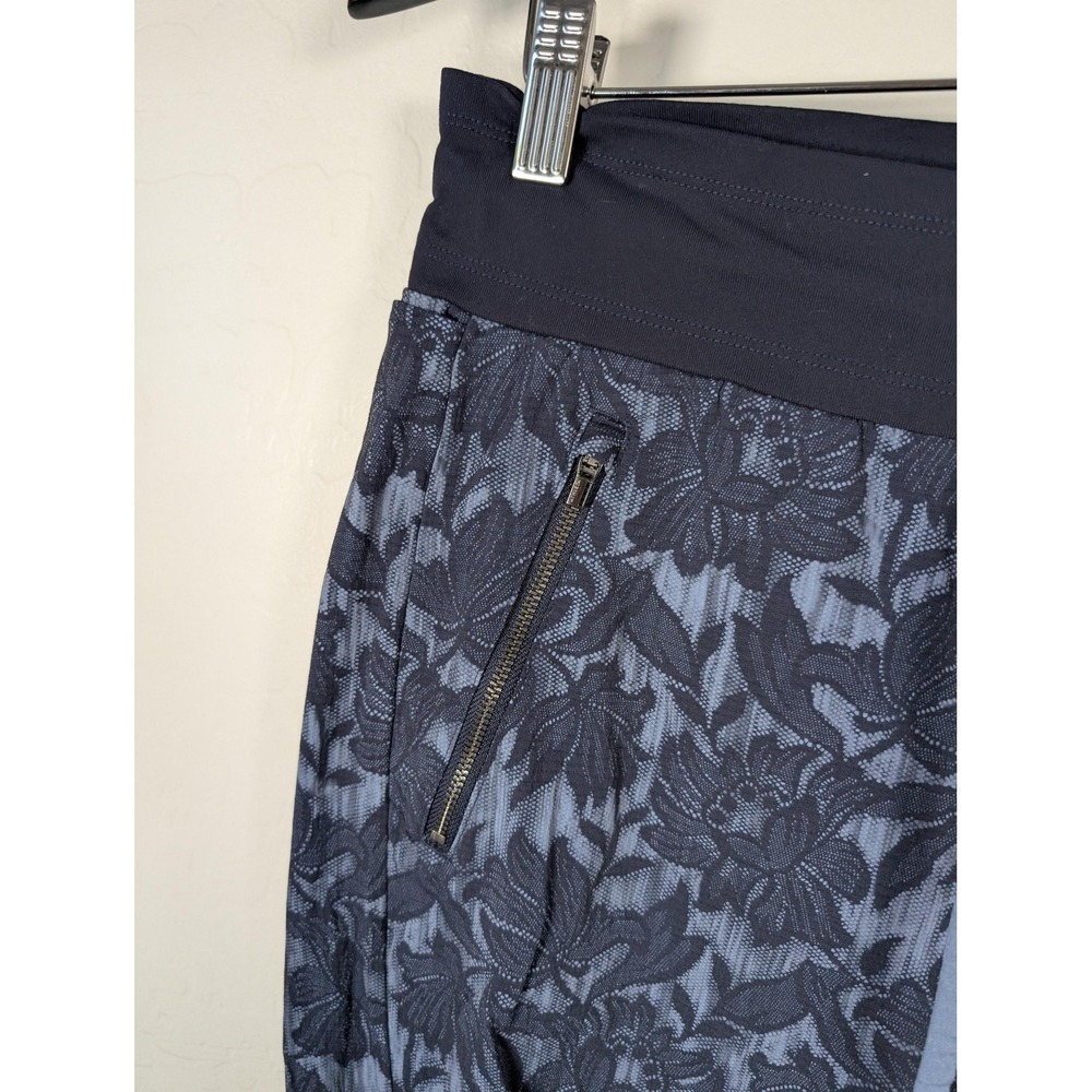 Athleta Pants Womens 10 Blue Trekkie North Jogger Stretch Floral Zip Pockets - Picture 3 of 12